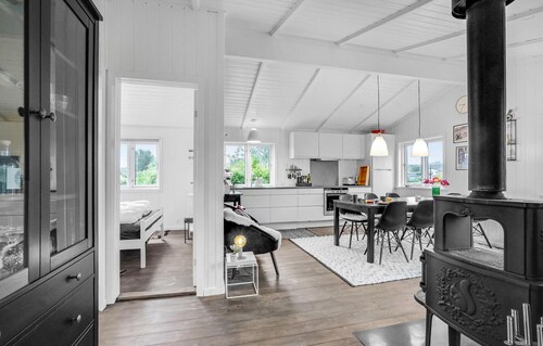 Cozy home in Roslev with WiFi