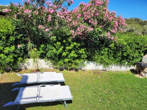 Property grounds - 1 Bed House Sleeps 2 - Pets, Garden, Parking, Wifi (Stintino)