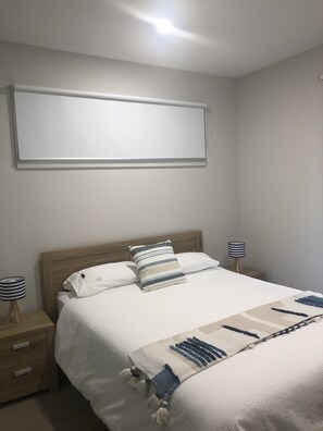 4 bedrooms, desk, iron/ironing board, free WiFi