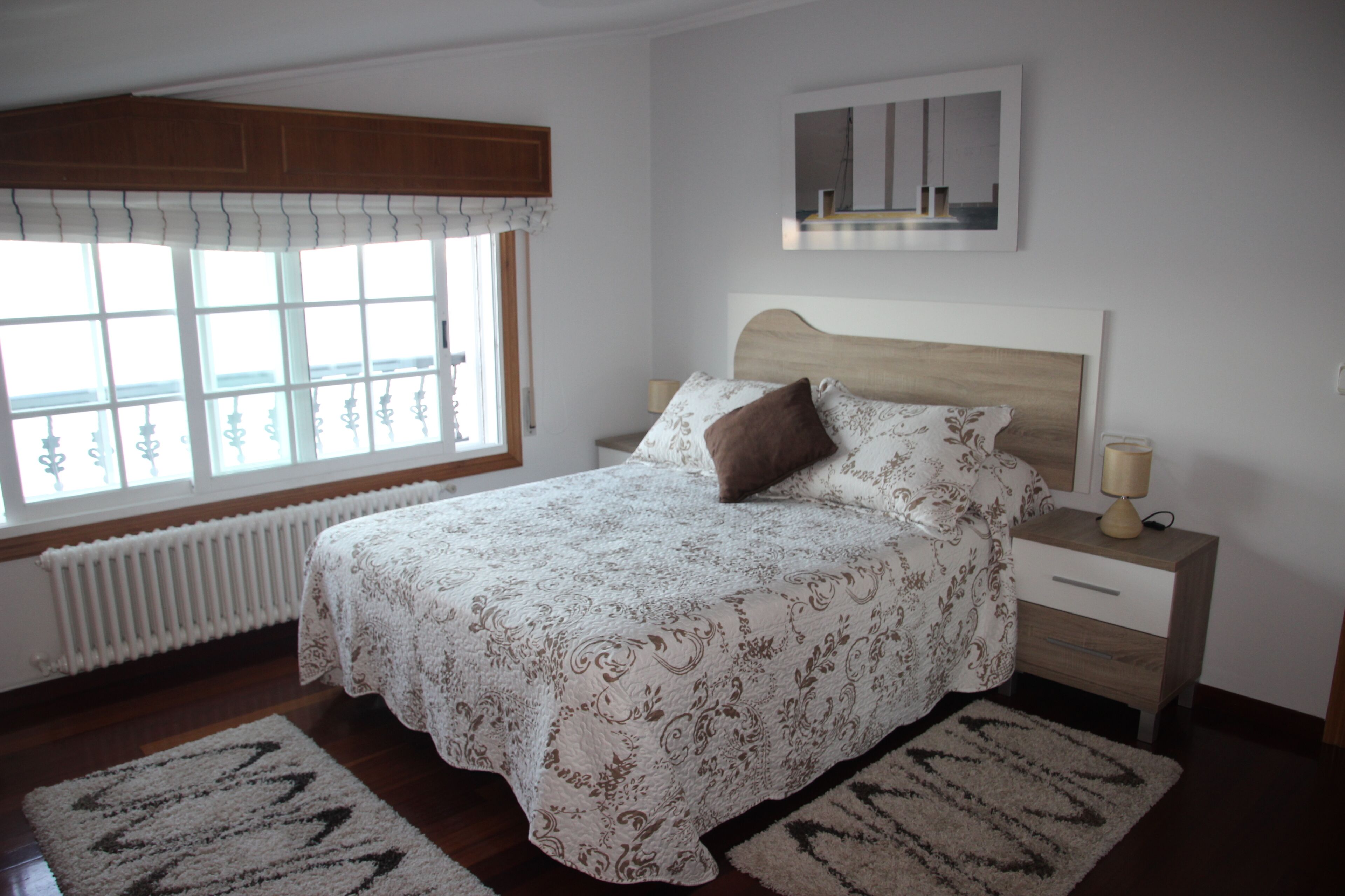 3 bedrooms, in-room safe, iron/ironing board, travel cot