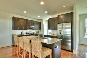 Microwave, dishwasher, coffee/tea maker, toaster