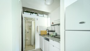 開放式客房 | 私人廚房 | 電冰箱、微波爐、爐台、鍋具/餐盤/廚房用品