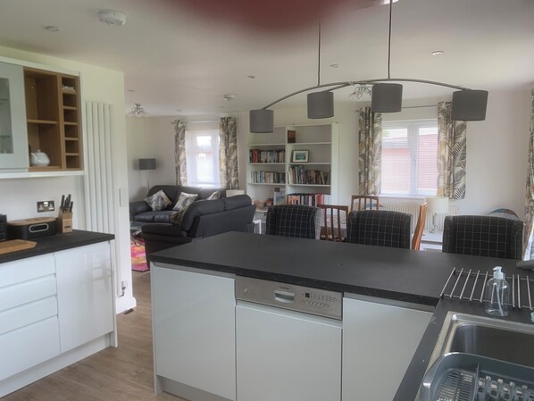 ChaumiÚre | Cuisine privée | Réfrigérateur, four à micro-ondes, un four, surface de cuisson