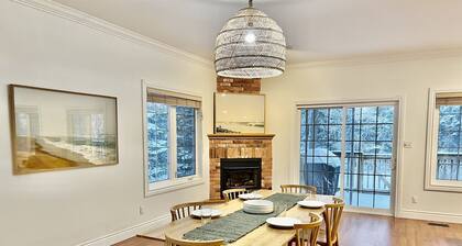 Luxurious Getaway - Near Sandbanks and Wineries