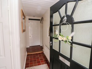 Cottage | Interior - The Stables (Barry)