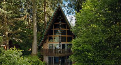 Spacious North Cascades Riverside A-Frame w/ Mt Baker Views - Dog-Friendly
