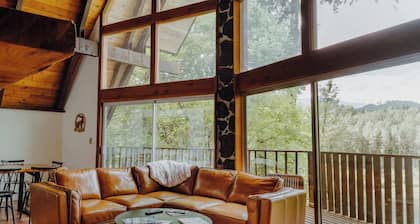 Spacious North Cascades Riverside A-Frame w/ Mt Baker Views - Dog-Friendly
