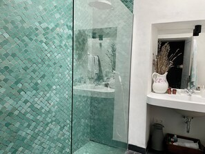 Shower - Modern Cottage near Castle with Swimming Pool and Beautiful Views (Évora Monte)