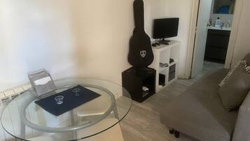 Una televisión