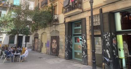 COZY APARTMENT IN THE CENTER OF BARCELONA, SANT ANTONI