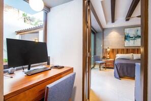 1 chambre, fer et planche à repasser, accès Internet, draps fournis