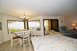 Dining - Tierra Encantada #105 2 Bedroom Condo by RedAwning (South Padre Island)