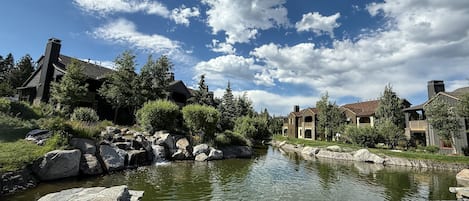 Condo, 2 Bedrooms | Property grounds