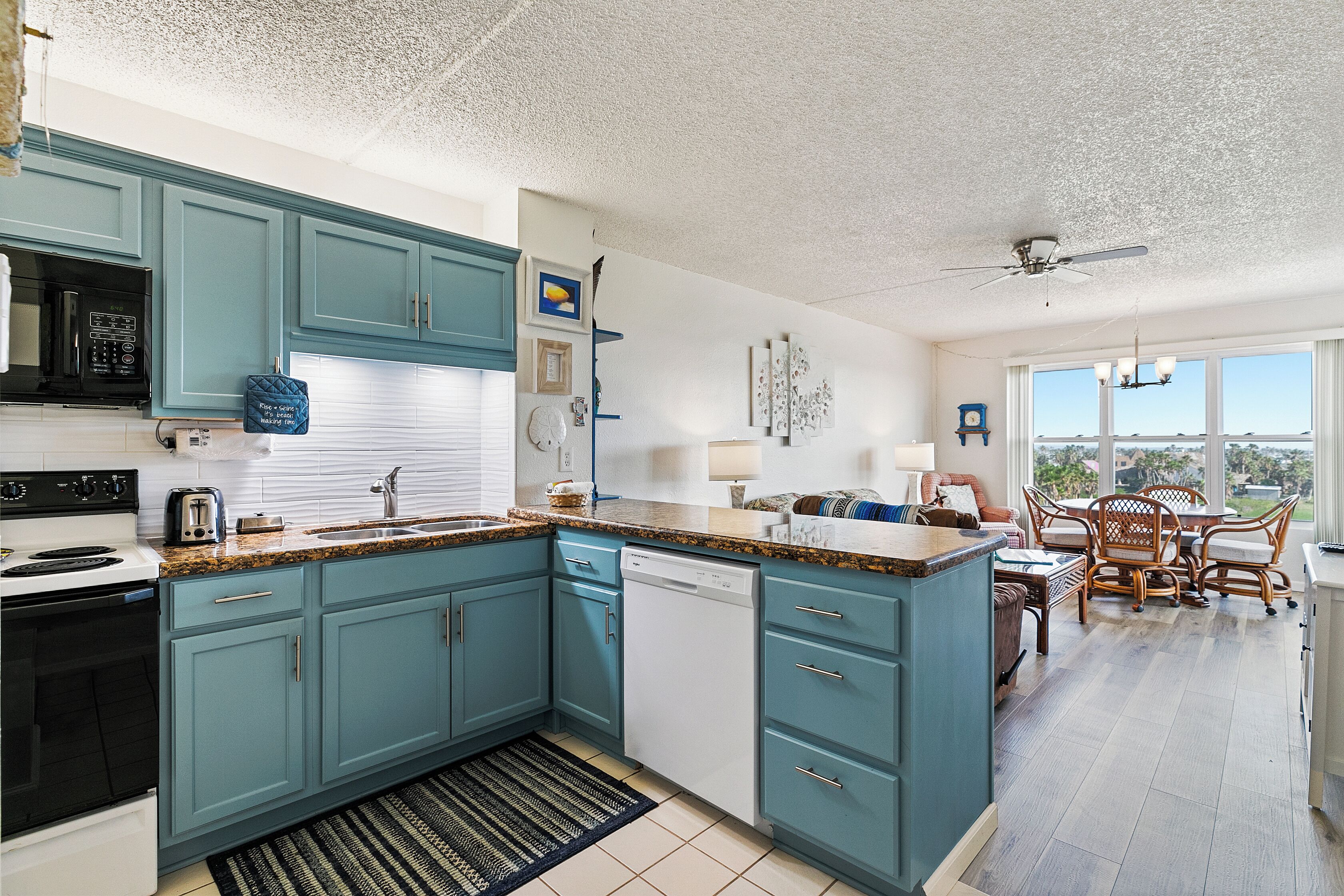 Resort District Condo  Close to Water Park - See SpaceX