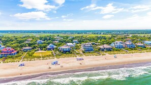 Beach nearby - Seawind Retreat Updated home in Debordieu steps from the beach access (Georgetown)