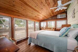 4 bedrooms, free WiFi - 13 Collins Street, Unit B, Dewey Beach, Delaware (Dewey Beach)