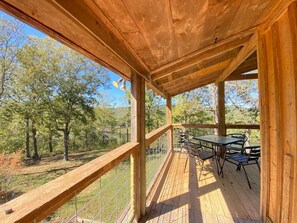 Outdoor dining - The Crash Pad ~ Riverfront Retreat with Gameroom (Izard County)