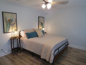 3 bedrooms, free WiFi, bed sheets - Newly remodeled townhouse with easy access to quaint, downtown Salado. (Salado)