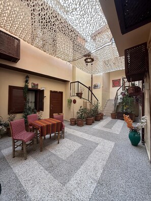 Economy Room | Living area | Flat-screen TV - Sirvani Konagi (Gaziantep)