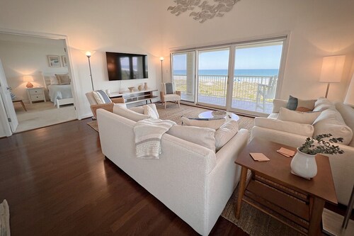 Azure Waves- Oceanfront 4br condo w/ 2 pools, tennis court, and ocean views