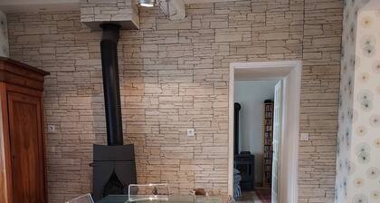 Belle pĂ©rigourdine Ă proximitĂ© de Bergerac un bol d'air pur dans la forĂȘt.