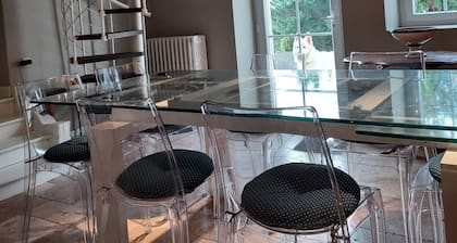 Belle pĂ©rigourdine Ă proximitĂ© de Bergerac un bol d'air pur dans la forĂȘt.