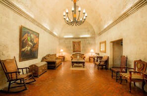 Lobby - Los Tambos - Colonial  (Arequipa)