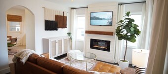 The BoHo Cottage | Newly Renovated Modern Luxury