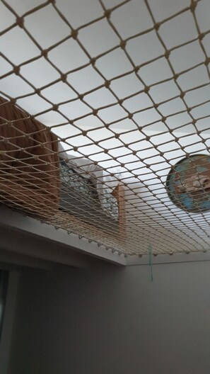 Interior - eco-lodge with natural swimming pool (PUECHABON)