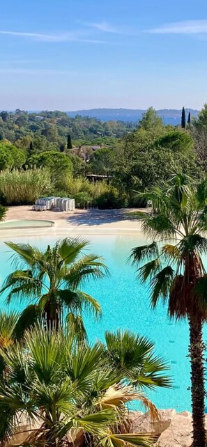 Outdoor pool, a heated pool - Villa 3 bed 2 bath 6 pers, south facing, Golfe St Tropez, air-conditioned, free wifi (Grimaud)