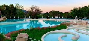 Outdoor pool, a heated pool - Villa 3 bed 2 bath 6 pers, south facing, Golfe St Tropez, air-conditioned, free wifi (Grimaud)