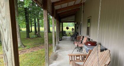 Shady Lakes Escape-w/n minutes from Wineries & Lakes!