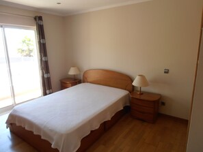 3 Schlafzimmer, Bügeleisen/Bügelbrett, WLAN, Bettwäsche