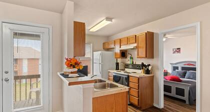 Lovely 2-bedroom condo mins from Ft Hood & Town