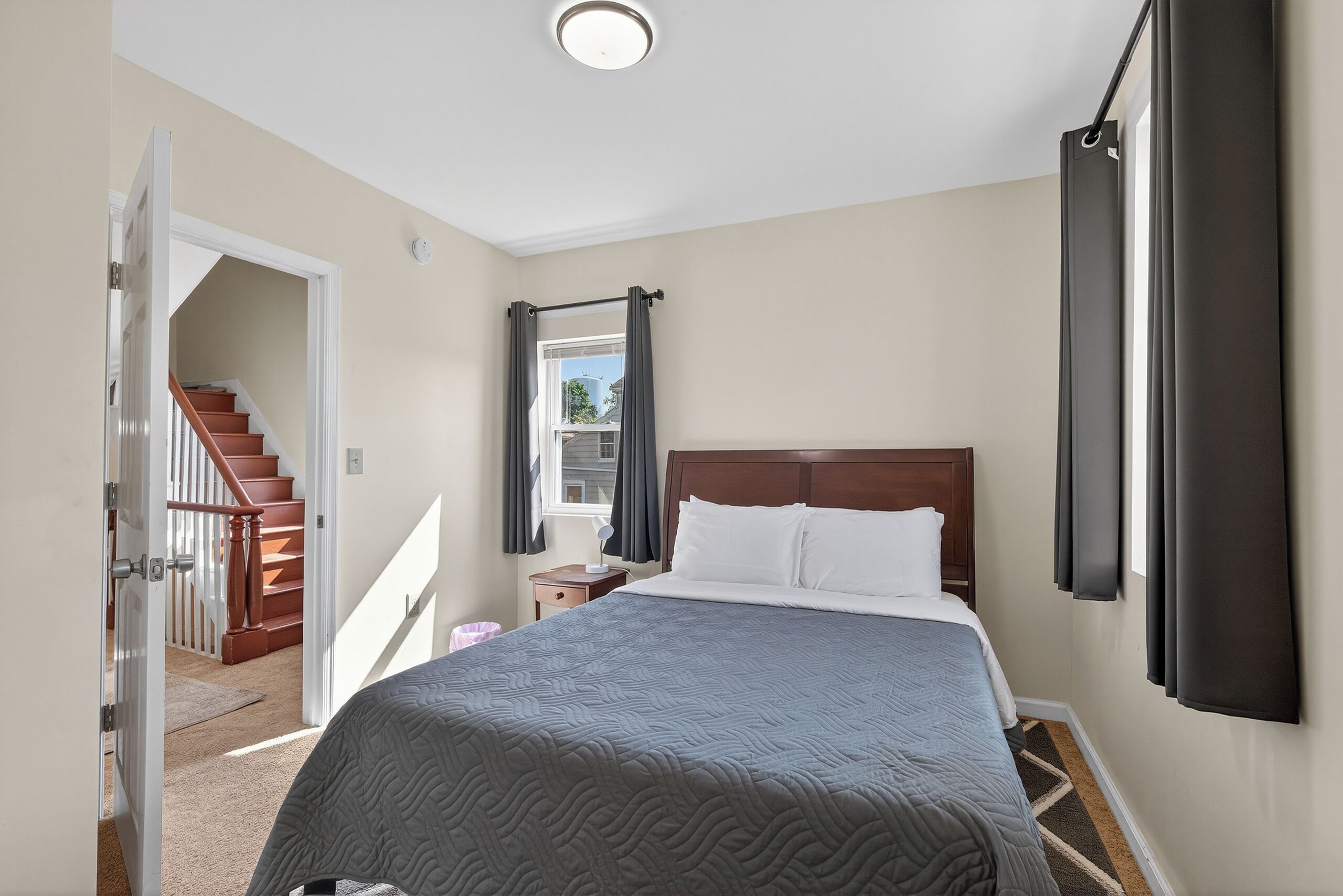 3 bedrooms, in-room safe, desk, iron/ironing board