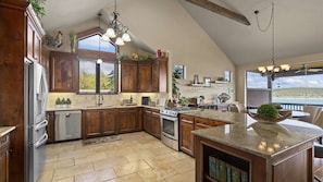 Fridge, oven, stovetop, dishwasher