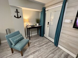 Interior - Charming Studio - 5 minutes to the beach!! (Corpus Christi)