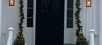 Farmhouse apartment on beautiful grounds. 2 mi. to Candlewood Lake