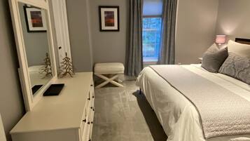 3 bedrooms, desk, iron/ironing board, travel crib