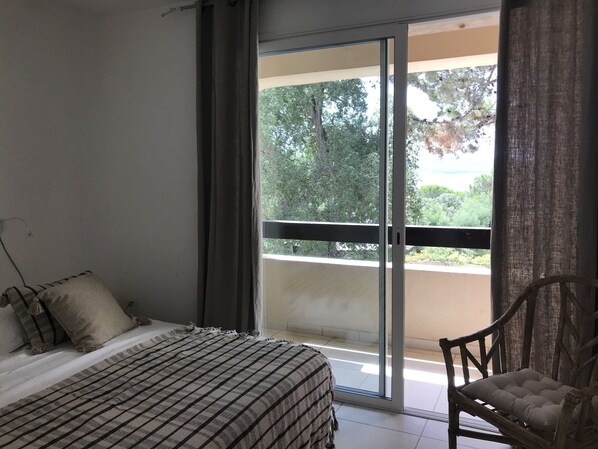 3 bedrooms, iron/ironing board, free WiFi