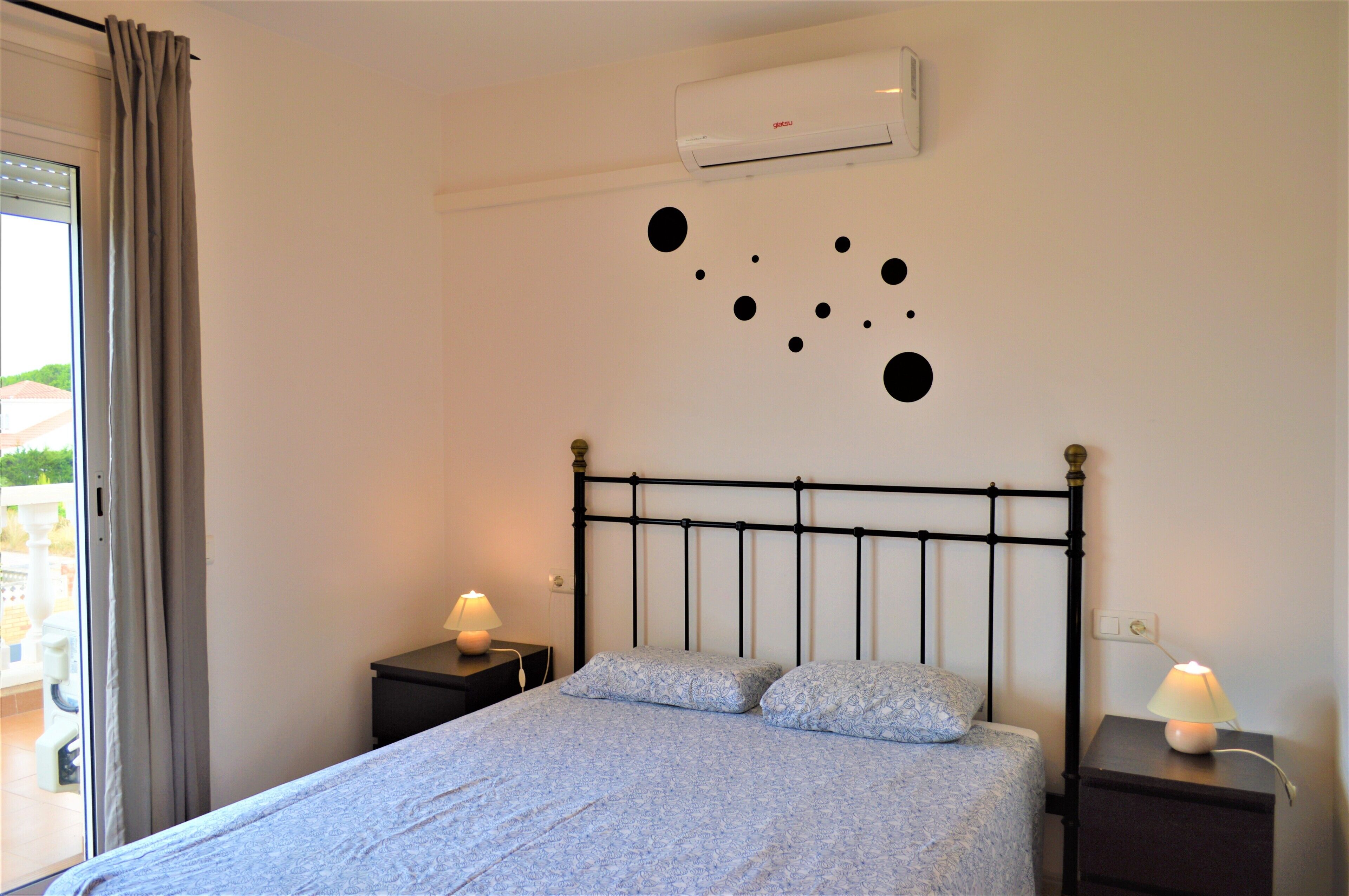 4 dormitorios, caja fuerte, tabla de planchar con plancha y wifi gratis