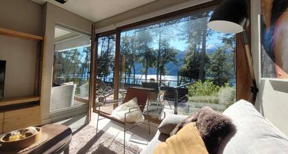 Beautiful lakefront apartment with heated pool