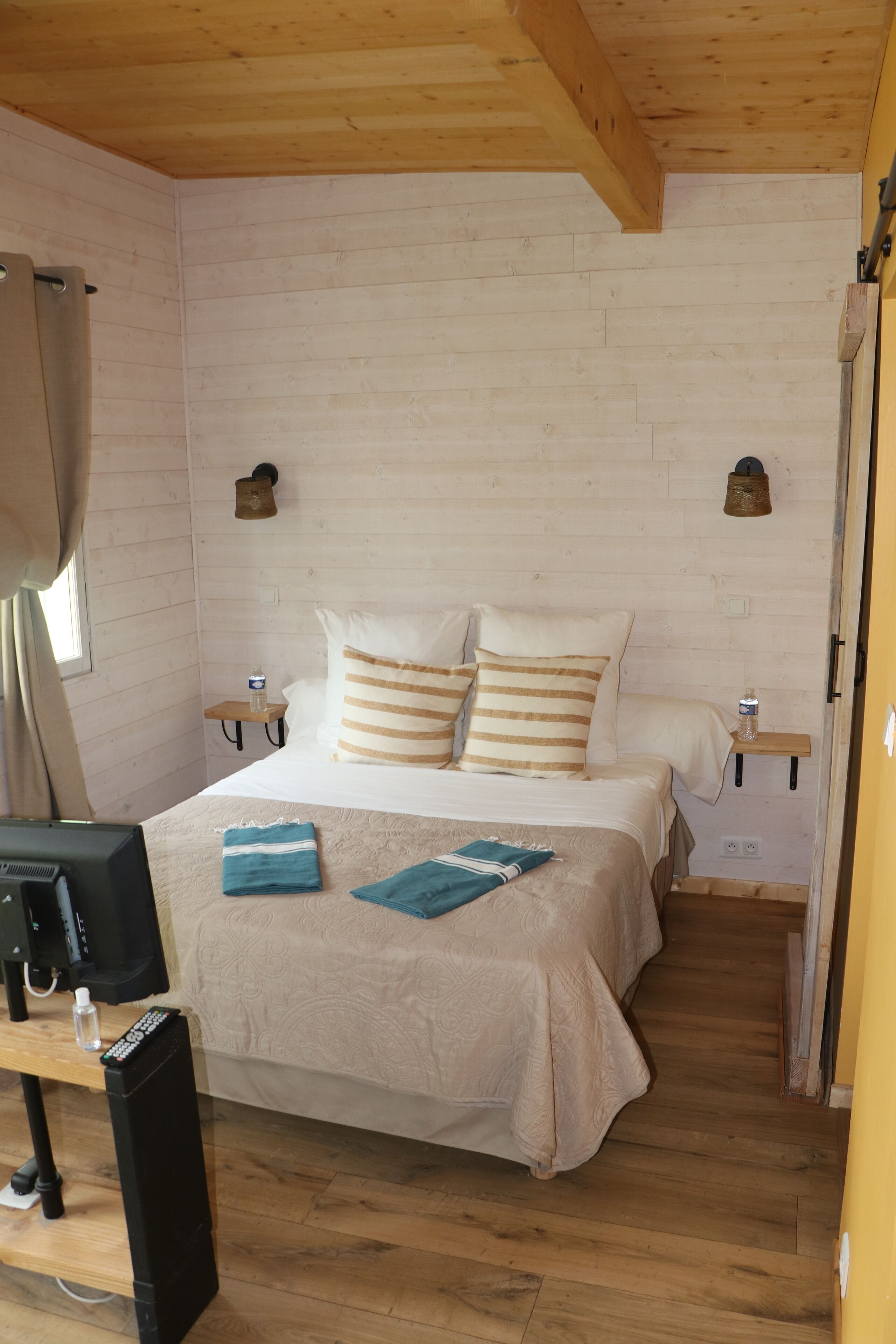 Foto - Le Mas des Cerisiers JACUZZI et SAUNA inclus pour tous les logements