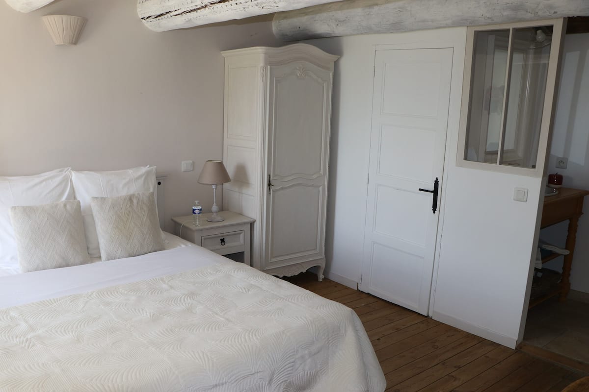 Comfort Double Room | 1 bedroom, minibar, blackout curtains, soundproofing