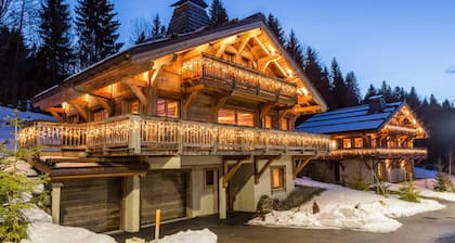 A little corner of paradise facing Mont Blanc, close to the ski slopes