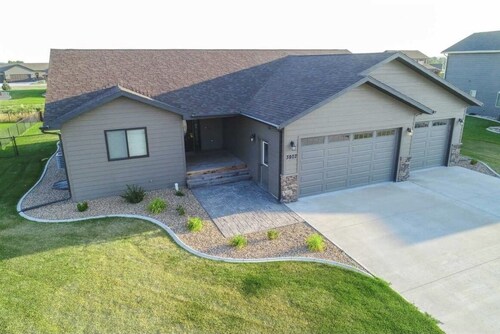 Rally rental in Spearfish, near interstate, 20 miles to Sturgis