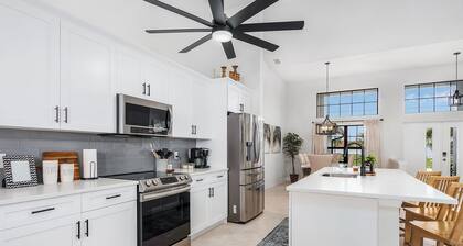Cape Villa Family Friendly Canal front 4 Bedroom Southern Facing Heated Pool Spa