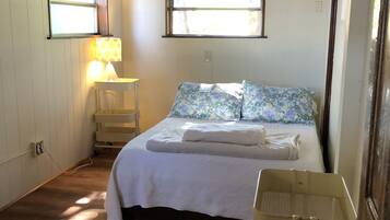 2 Schlafzimmer, Reisekinderbett, kostenloses WLAN, Bettwäsche