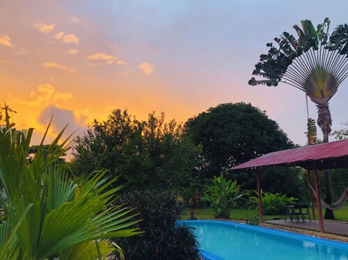 5 minutes to the marine in sierpe peninsula osa, Costa Rica! Bed & Bread Hotel!!