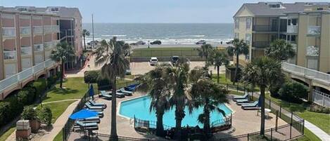 屋外プール、温水プール